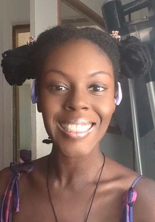 <em>Angelica Pereira</em>